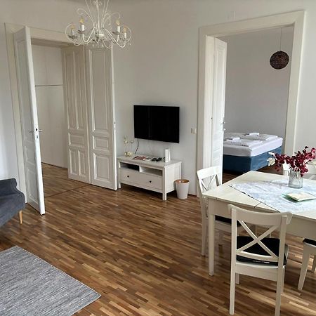 Casa Nostra - Sonnige Wohnung Direkt Am Augarten Viena Exterior foto